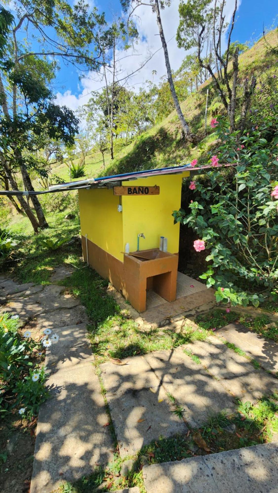 Hospedajes Richie Eco Camp Providencia Ngoại thất bức ảnh